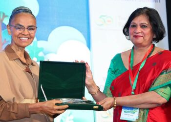 Marina Silva recebe honraria na Índia e destaca avanços sustentáveis do Brasil