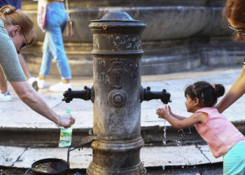 Água como bem comum: o que Roma ensina ao Brasil sobre privatização e acesso universal