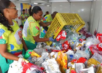 Brasil institui decreto para reutilização de embalagens plásticas com metas ambientais