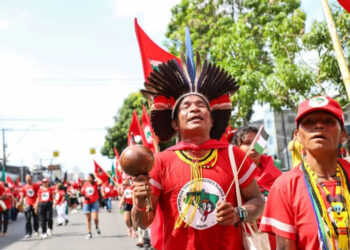 Marcha Global pelo Clima reúne 70 mil pessoas em Belém e clama por justiça climática