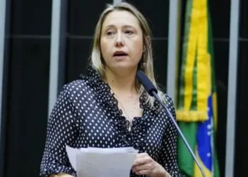 Banimento do glifosato ganha força após despublicação de estudo ligado à Monsanto