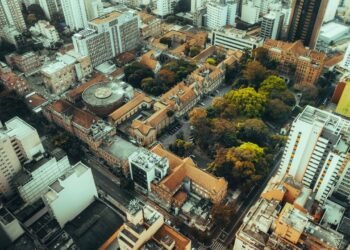 Estudo da USP mostra que segurança e biodiversidade influenciam mais a saúde mental do que a quantidade de árvores